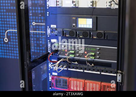 Moderni pannelli di controllo e schermi. Foto Stock