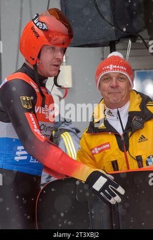 Felix LOCH und Vater Norbert Loch (Bundestrainer rodeln) im Ziel Viessmann Rodel Welt Cup Herren a Koenigssee, Deutschland AM 04.01.2015 Foto Stock