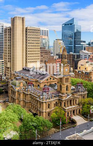 Esterno decorato del Municipio di Sydney del IX secolo costruito in stile vittoriano del secondo Impero, George Street, Sydney CBD, New South Wales, Australia Foto Stock