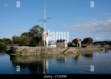 Fiume Senna a Honfleur, Normandia, Francia. Porto di Honfleur in Francia, Francia, Normandia, 2023 Foto Stock