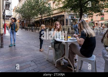 cafe Terrace, Tolosa, Haute-Garonne, Repubblica francese, Europa. Foto Stock