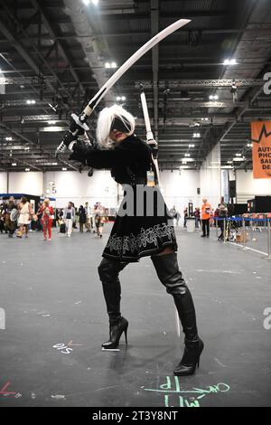 Excel London, Regno Unito. 27 ottobre 2023. MCM Comic con London 2023 all'Excel di Londra, Regno Unito, è frequentato da migliaia di persone che indossano i loro costumi preferiti. Credito: Vedere li/Picture Capital/Alamy Live News Foto Stock