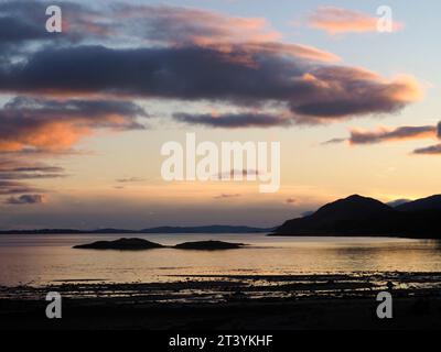 Tramonto su Loch Linhe da Ardgour, Scozia Foto Stock
