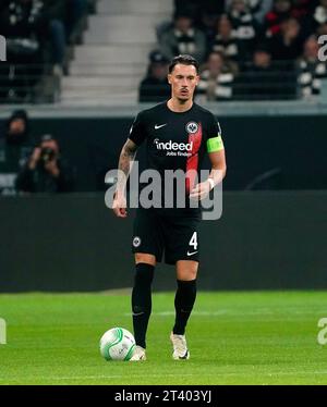 Francoforte, Deutschland. 26 ottobre 2023. 26 ottobre 2023, Deutsche Bank Park, Francoforte, Europa Conference League, Eintracht Frankfurt vs HJK Helsinki, nella foto Robin Koch (Francoforte) credito: dpa/Alamy Live News Foto Stock