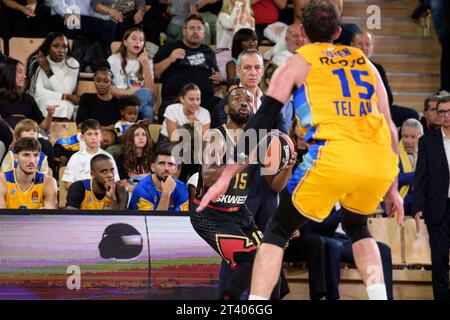 Monte Carlo, Monaco. 26 ottobre 2023. COME giocatore di Monaco si allena prima del quinto round della stagione Turkish Airlines EuroLeague tra AS Monaco e Maccabi Tel Aviv a Monte Carlo, Monaco, il 20 ottobre 2023. Foto di Laurent Coust/ABACAPRESS.COM Credit: Abaca Press/Alamy Live News Foto Stock