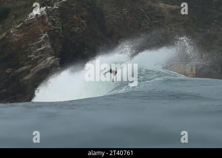 Pichilemu, Cile. 27 ottobre 2023. Tatiana Weston Webb del Brasile in azione sulle qualificazioni del surf femminile durante i Giochi panamericani di Santiago 2023, al Beach Punta de Lobos Park, a Santiago il 27 ottobre. Foto: Heuler Andrey/DiaEsportivo/Alamy Live News Credit: DiaEsportivo/Alamy Live News Foto Stock