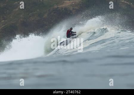 Pichilemu, Cile. 27 ottobre 2023. Luiz Diniz del Brasile in azione sulle qualificazioni del surf maschile durante i Giochi panamericani di Santiago 2023, al Beach Punta de Lobos Park, a Santiago il 27 ottobre. Foto: Heuler Andrey/DiaEsportivo/Alamy Live News Credit: DiaEsportivo/Alamy Live News Foto Stock