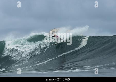 Pichilemu, Cile. 27 ottobre 2023. Tatiana Weston Webb del Brasile in azione sulle qualificazioni del surf femminile durante i Giochi panamericani di Santiago 2023, al Beach Punta de Lobos Park, a Santiago il 27 ottobre. Foto: Heuler Andrey/DiaEsportivo/Alamy Live News Credit: DiaEsportivo/Alamy Live News Foto Stock