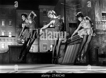 Paula Kelly, Shirley MacLaine, Chita Rivera, sul set del film compilation That's Dancing!, MGM/UA Entertainment Company, 1985 Foto Stock