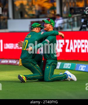 Chennai, India. 27 ottobre 2023. HEINRICH KLAASEN del Sud Africa festeggia la 26a partita della Coppa del mondo di cricket maschile ICC Pakistan vs Sud Africa al MAC Stadium di Chennai. (Immagine di credito: © Seshadri Sukumar/ZUMA Press Wire) SOLO USO EDITORIALE! Non per USO commerciale! Foto Stock