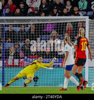 Leicester, Regno Unito. 27 ottobre 2023. *** Durante la partita della UEFA Womens Nations League tra le donne inglesi e le donne belghe al King Power Stadium di Leicester, Inghilterra, il 27 ottobre 2023. Foto di Stuart Leggett. Solo per uso editoriale, licenza necessaria per uso commerciale. Nessun utilizzo in scommesse, giochi o pubblicazioni di un singolo club/campionato/giocatore. Credito: UK Sports Pics Ltd/Alamy Live News Foto Stock