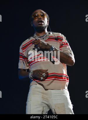 Coral Gables, Florida, USA. 26 ottobre 2023. Il rapper Quavo si esibisce dal vivo sul palco durante il concerto della University of Miami Homecoming al Watsco Center il 26 ottobre 2023 a Coral Gables, Florida. Crediti: Mpi10/Media Punch/Alamy Live News Foto Stock