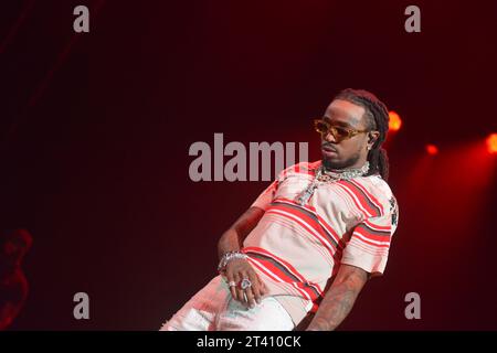 Coral Gables, Florida, USA. 26 ottobre 2023. Il rapper Quavo si esibisce dal vivo sul palco durante il concerto della University of Miami Homecoming al Watsco Center il 26 ottobre 2023 a Coral Gables, Florida. Crediti: Mpi10/Media Punch/Alamy Live News Foto Stock