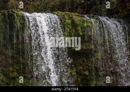 Sgwd yr Eira, una famosa cascata nel Galles del Sud, vicino a Ystradfellte Foto Stock