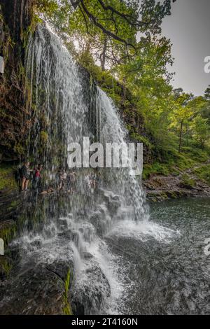 Sgwd yr Eira, una famosa cascata nel Galles del Sud, vicino a Ystradfellte Foto Stock