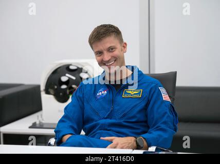 Hawthorne, California, USA. 15 ottobre 2023. I quattro membri dell'equipaggio dello SpaceX Jeanette Epps e Michael Barratt, entrambi astronauti della NASA; Alexander Grebenkin di Roscosmos; e Matthew Dominick della NASA durante una sessione di addestramento presso il quartier generale dello SpaceX a Hawthorne, California. Credito: SpaceX/ZUMA Press Wire/ZUMAPRESS.com/Alamy Live News Foto Stock