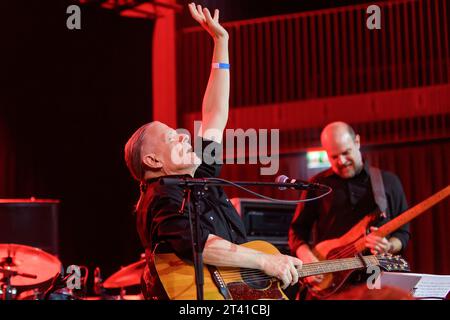 RIGA, Lettonia. 27 ottobre 2023. Concerto del gruppo musicale statunitense SWANS Credit: Gints Ivuskans/Alamy Live News Foto Stock