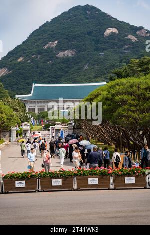 Seul, Corea -15 maggio 2023: Turisti in visita a Cheongwadae, la Casa Blu Foto Stock