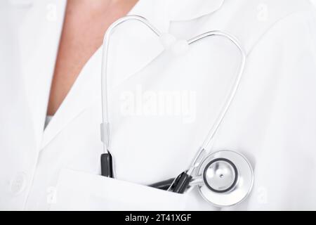 Stetoscopio nella tasca del medico. Foto Stock