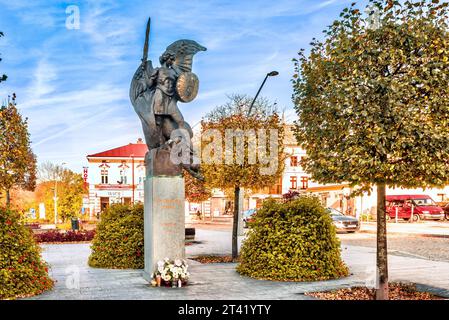 Sanok, Polonia - 18 ottobre 2022: Splendida scultura nel centro della città. Foto Stock