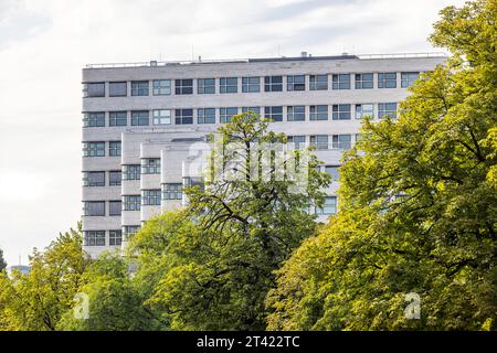 Shell House sul canale Landwehr nello stile architettonico di New Objectivity, vista esterna, Berlino, Germania Foto Stock