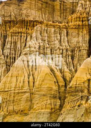 Una vista mozzafiato della bellezza naturale della costa atlantica del Portogallo vicino a Lisbona Foto Stock