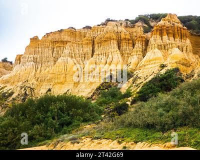 Una vista mozzafiato della bellezza naturale della costa atlantica del Portogallo vicino a Lisbona Foto Stock