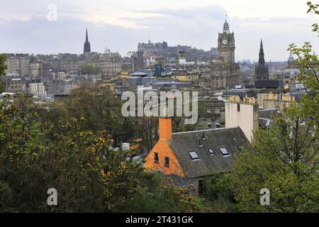 Vista sul tetto del centro di Edimburgo, Scozia, Regno Unito Foto Stock