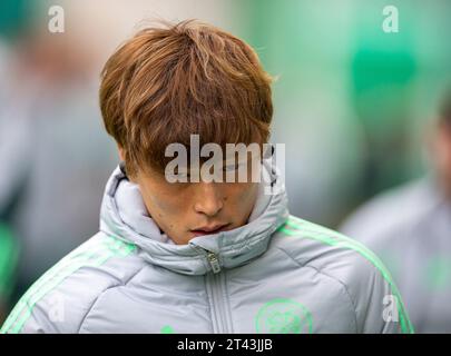 28 ottobre 2023; Easter Road, Edimburgo, Scozia: Scottish Premiership Football, Hibernian vs Celtic; Kyogo Furuhashi of Celtic arriva allo stadio Foto Stock