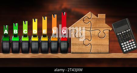 Valutazione di efficienza energetica della casa. Simbolo con sette metri a nastro a forma di grafico a barre, modella in legno fatta di pezzi di puzzle e una calcolatrice Foto Stock