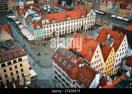 Una vista sulla storica Piazza del mercato di Wrocław, Polonia Foto Stock