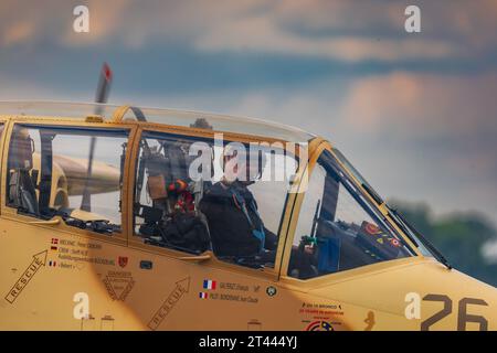 Leszno, Polonia - 17 giugno 2023: Antidotum Airshow Leszno 2023 e spettacolo di volo in elicottero e aerei da soli e in gruppo Foto Stock