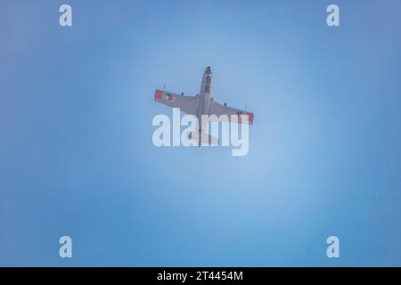 Leszno, Polonia - 17 giugno 2023: Antidotum Airshow Leszno 2023 e spettacolo di volo in elicottero e aerei da soli e in gruppo Foto Stock