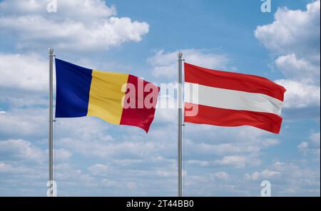 Austria e Romania bandiere che sventolano insieme su un cielo nuvoloso blu, concetto di relazione tra due paesi Foto Stock