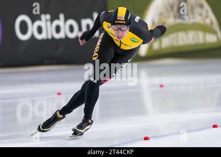 Heerenveen, Paesi Bassi. 27 ottobre 2023. HEERENVEEN, PAESI BASSI - OTTOBRE 27: Gareggia sui 5000 m maschili durante lo Speed Skating WCQT il 27 ottobre 2023 a Heerenveen, Paesi Bassi (foto di Andre Weening/Orange Pictures) credito: Orange Pics BV/Alamy Live News Foto Stock