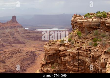 Turisti al Deadhorse Point State Park, Moab, Utah Foto Stock