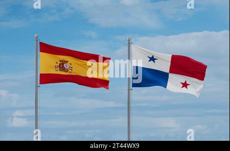 Panama e Spagna bandiere che sventolano insieme su un cielo nuvoloso blu, concetto di relazione tra due paesi Foto Stock