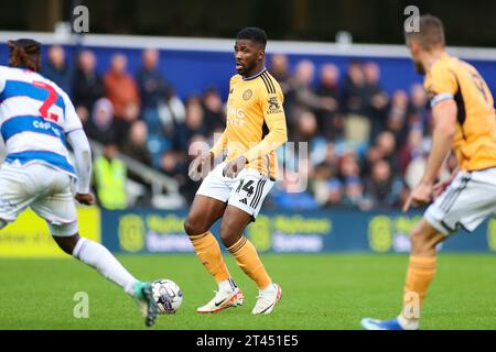 Londra, Regno Unito. 28 ottobre 2023. Leicester City attaccante Kelechi Iheanacho (14) durante la partita del Queens Park Rangers vs Leicester City Sky BET EFL Championship al MATRADE Loftus Road Stadium, Londra, Regno Unito il 28 ottobre 2023 Credit: Every Second Media/Alamy Live News Foto Stock