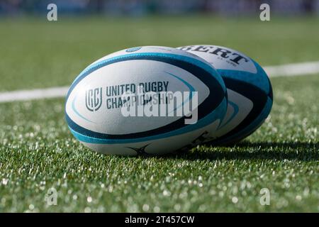 Galway, Irlanda. 28 ottobre 2023. Il match ball ufficiale durante lo United Rugby Championship Round 2 match tra Connacht Rugby e Glasgow Warriors allo Sportsground di Galway, Irlanda, il 28 ottobre 2023 (foto di Andrew SURMA/ Credit: SIPA USA/Alamy Live News Foto Stock