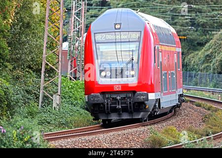 Hauptbahnhöfe im Ruhrgebiet Bahnbetieb am Hauptbahnhof von Mülheim an der Ruhr, der der wichtigste Verkehrsknotenpunkt im westlichen Ruhrgebiet ist. Mülheim-an-der-Ruhr Hauptbahnho Nordrhein-Westfalen Deutschland *** stazioni principali nella zona della Ruhr esercizio ferroviario presso la stazione principale di Mülheim an der Ruhr, che è il più importante hub di trasporto nella zona occidentale della Ruhr Mülheim an der Ruhr Hauptbahnho Renania settentrionale Vestfalia Germania crediti: Imago/Alamy Live News Foto Stock