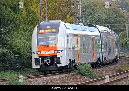 Hauptbahnhöfe im Ruhrgebiet Bahnbetieb am Hauptbahnhof von Mülheim an der Ruhr, der der wichtigste Verkehrsknotenpunkt im westlichen Ruhrgebiet ist. Mülheim-an-der-Ruhr Hauptbahnho Nordrhein-Westfalen Deutschland *** stazioni principali nella zona della Ruhr esercizio ferroviario presso la stazione principale di Mülheim an der Ruhr, che è il più importante hub di trasporto nella zona occidentale della Ruhr Mülheim an der Ruhr Hauptbahnho Renania settentrionale Vestfalia Germania crediti: Imago/Alamy Live News Foto Stock