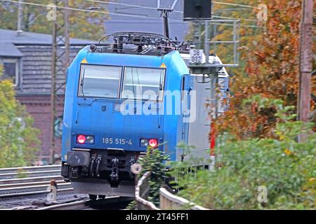 Hauptbahnhöfe im Ruhrgebiet Bahnbetieb am Hauptbahnhof von Mülheim an der Ruhr, der der wichtigste Verkehrsknotenpunkt im westlichen Ruhrgebiet ist. Mülheim-an-der-Ruhr Hauptbahnho Nordrhein-Westfalen Deutschland *** stazioni principali nella zona della Ruhr esercizio ferroviario presso la stazione principale di Mülheim an der Ruhr, che è il più importante hub di trasporto nella zona occidentale della Ruhr Mülheim an der Ruhr Hauptbahnho Renania settentrionale Vestfalia Germania crediti: Imago/Alamy Live News Foto Stock