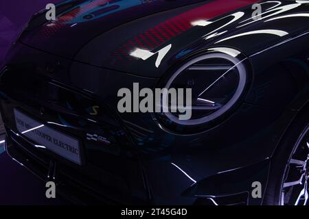 2024 Mini Cooper se Sport anteriore Foto Stock