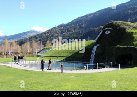 28.10.2023, Wattens, AUT, Unterwegs in Tirol, Themenbild, Verschiedene Themenbilder, Symbolbild, im Bild Wasserfall, Aussenbereich, Swarovski Kristallwelten, Kristallwelt, Wattens, Tirol, Österreich, Oesterreich, *** 28 10 2023, Wattens, AUT, on the Road in Tirolo, immagine a tema, immagini a tema varie, immagine simbolo, nella foto cascata, area esterna, Swarovski Crystal Worlds, Crystal World, Wattens, Tirolo, Austria, Austria, Foto Stock