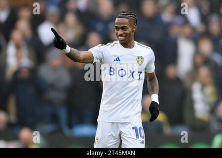 Leeds, Regno Unito. 28 ottobre 2023. Il Crysencio Summerville del Leeds United celebra il quarto gol durante la partita del campionato Sky Bet a Elland Road, Leeds. Il credito fotografico dovrebbe leggere: Gary Oakley/Sportimage Credit: Sportimage Ltd/Alamy Live News Foto Stock