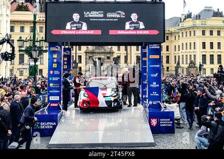 Praga, Germania. 26 ottobre 2023. Durante il FIA World Rally Championship WRC Central European Rally, affrontano Ceremonial Start, Praga, Repubblica Ceca 26 ottobre 2023 Credit: Independent Photo Agency/Alamy Live News Foto Stock