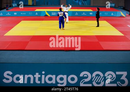 Rafaela Silva celebra l'oro nel Judo sotto i 57 kg durante i Giochi panamericani di Santiago 2023 che si svolgono questo sabato mattina (28), presso il centro sportivo contact di Santiago del Cile. ((134) Rodolfo Buhrer/la Imagem/Fotoarena/SPP) ((134) Rodolfo Buhrer/la Imagem/Fotoarena/SPP) credito: SPP Sport Press Photo. /Alamy Live News Foto Stock