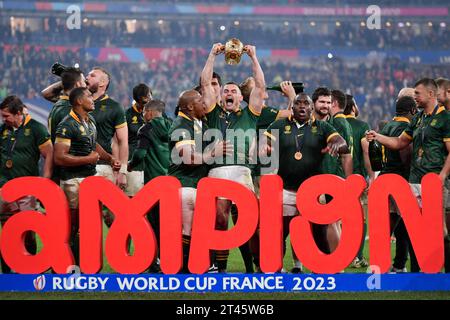 Saint Denis, Francia. 29 ottobre 2023. Julien Mattia/le Pictorium - Sud Africa - Coppa del mondo di rugby in nuova Zelanda - 29/10/2023 - Francia/Senna-Saint-Denis/Saint-Denis - celebrazione dei sudafricani dopo la vittoria nella finale di Coppa del mondo di rugby contro la nuova Zelanda, allo Stade de France, il 28 settembre 2023. Crediti: LE PICTORIUM/Alamy Live News Foto Stock