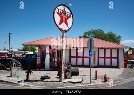 Old Texaco Station all'angolo tra Main Street e N 2200 East, Filer, Idaho, USA Foto Stock