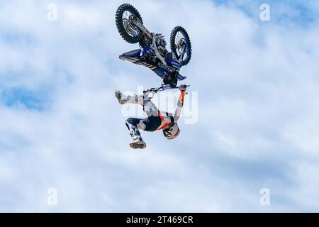 Gold Coast, Australia. 29 ottobre 2023. I rider FMX Airtime che si esibiscono al Boost Mobile Gold Goast 500. Crediti: James Forrester/Alamy Live News Foto Stock